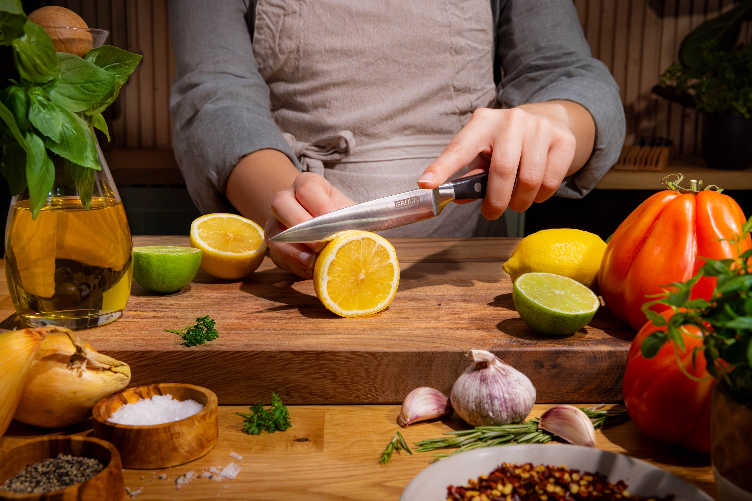 Afbeelding van een Gruun keukensetting met duurzame messen en accessoires, perfect voor milieubewust koken.